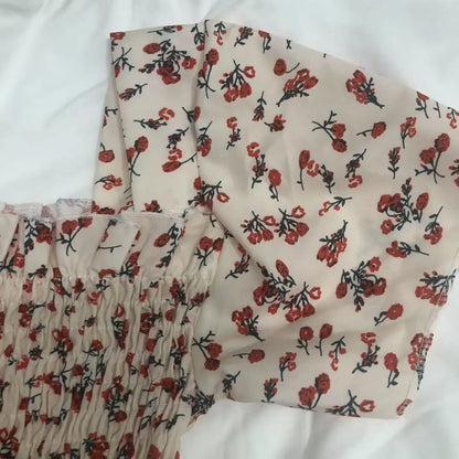 Kurzärmliges Sommerkleid mit Blumenmuster