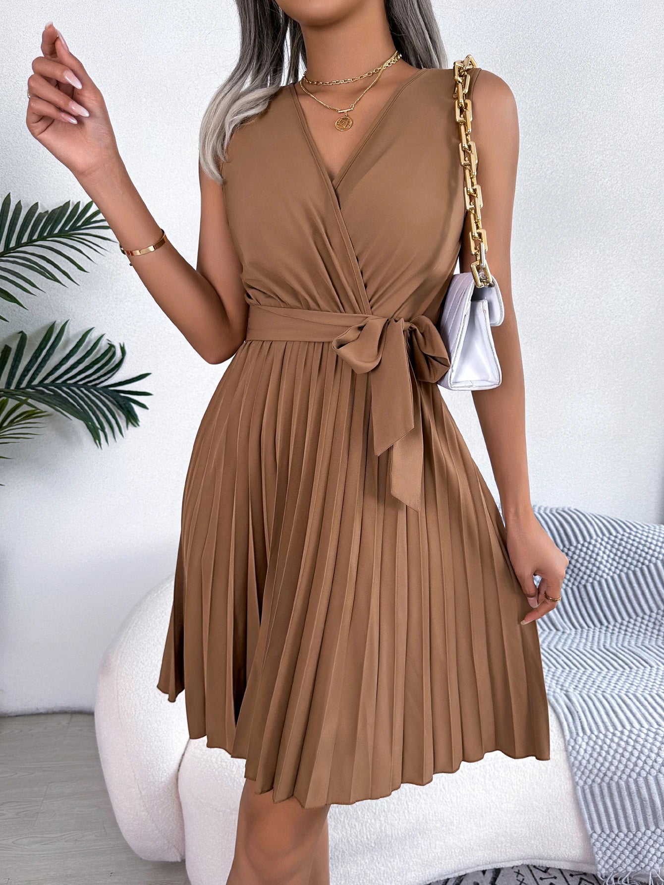 Women's V Neck Pleated Knee Length Cocktail Dresses